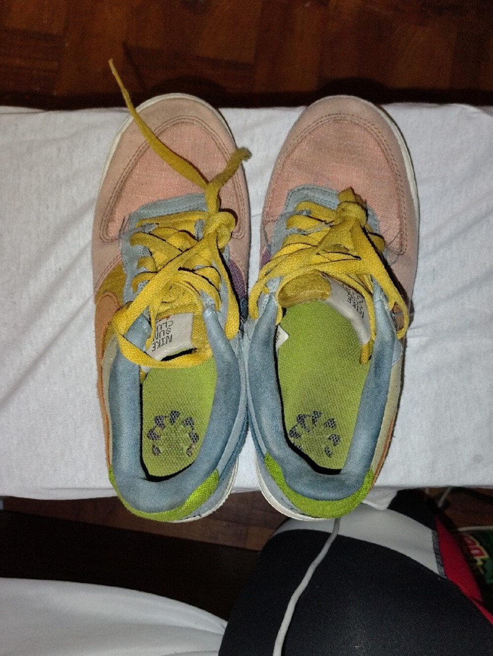 Nike Kids Multicolor Low-Top Sneakers with Yellow Laces - Picture 6 of 11